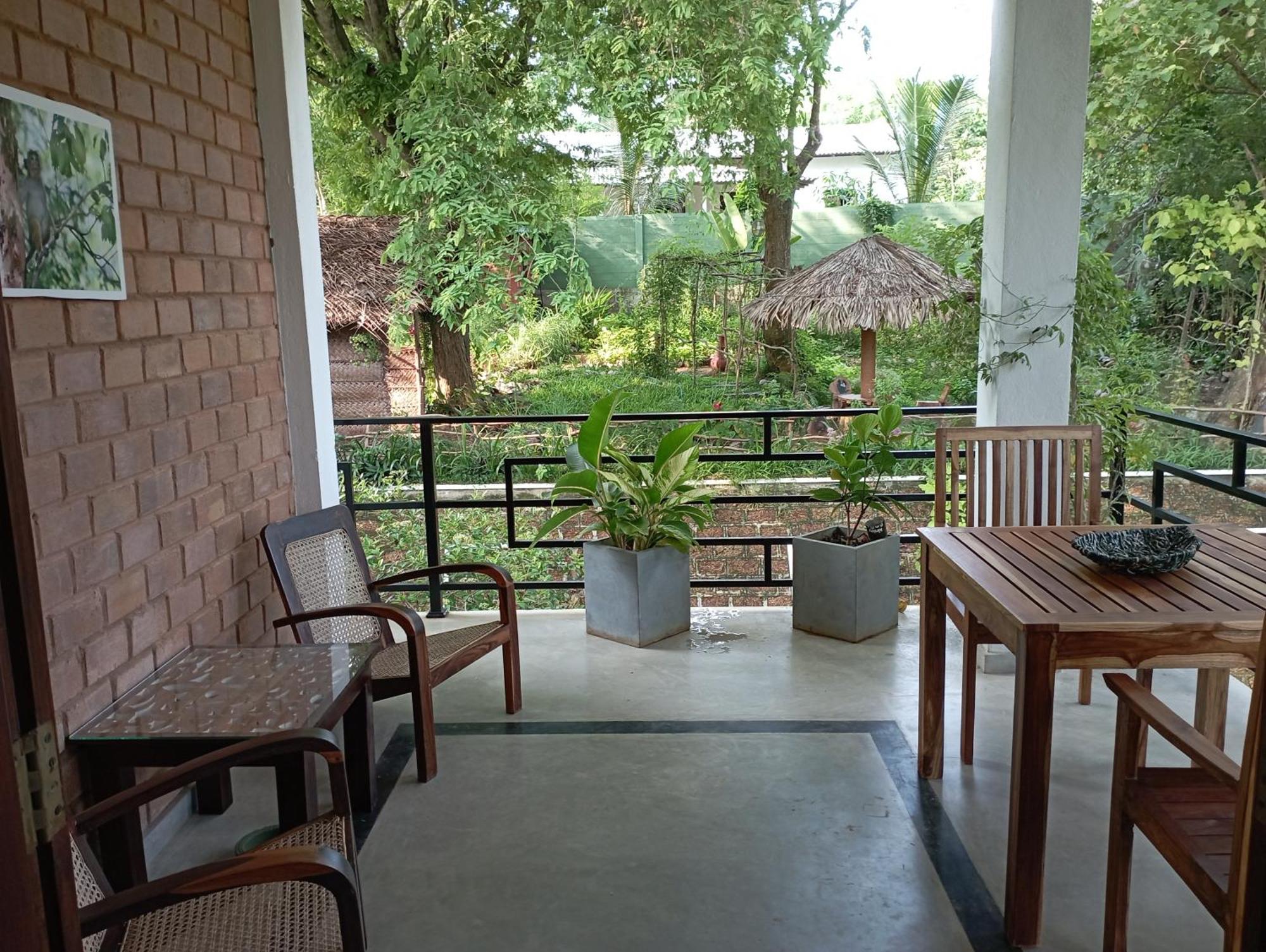 Villa Lyvie Ayurvedic Hotel Tangalle Exterior foto